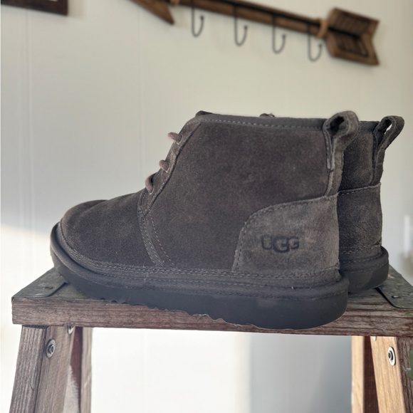 🩶UGG Neumel Kids Chukka Boots 🩶Youth Size 4 (or Women’s 5-5.5) - Picture 5 of 8